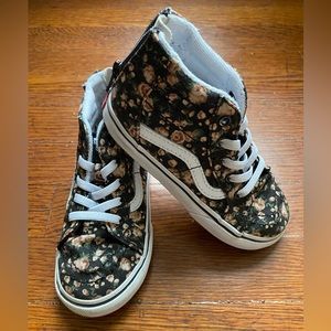 ❌ SOLD ON XPOST ❌ Vans black floral sk8-hi zip US 9